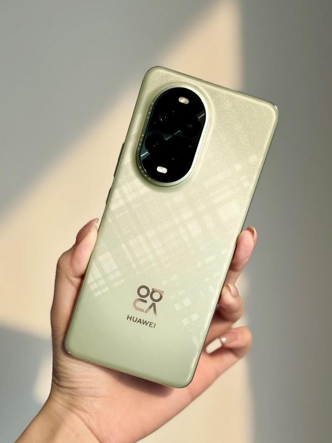 13系列和nova Flip引领情人节送礼潮流ayx爱游戏app体育时尚颜值天生一对nova(图3)